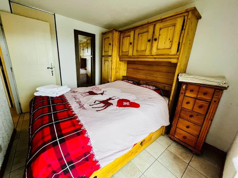 Appartement Au Pied Des Pistes Комблу Экстерьер фото