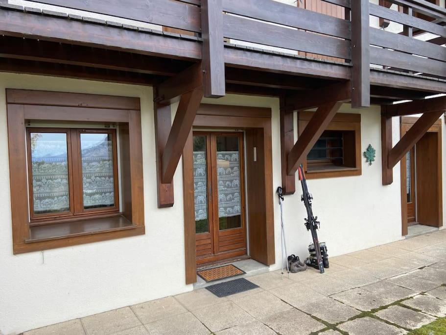 Appartement Au Pied Des Pistes Комблу Экстерьер фото